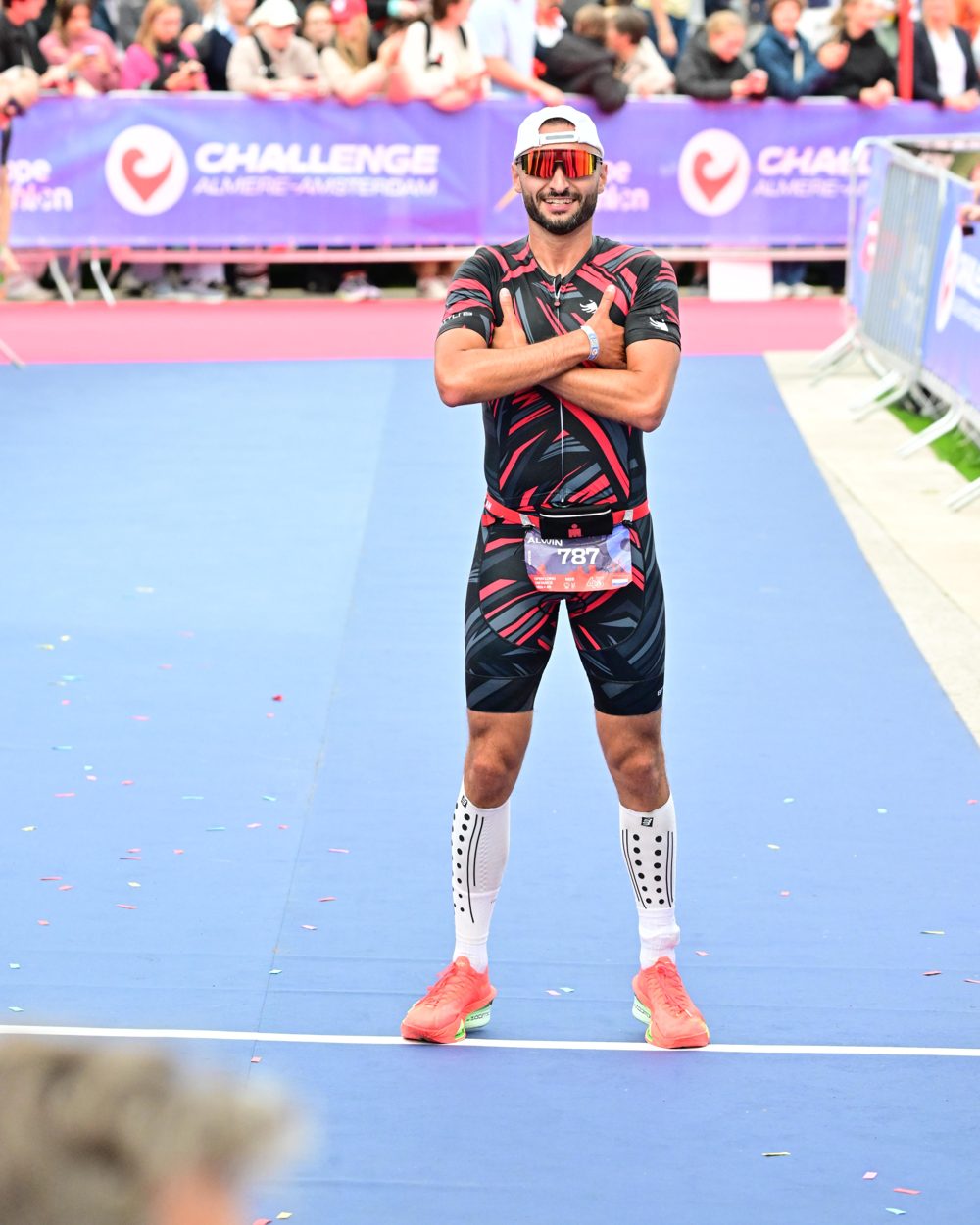 Alwin bij de finish van Challenge Almere-Amsterdam, eindtijd 10:09:19
